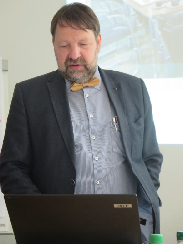 Herwig Danzer, Gründer & Geschäftsführer von die Möbelmacher bei seinem CSRegio-Vortrag in Hof